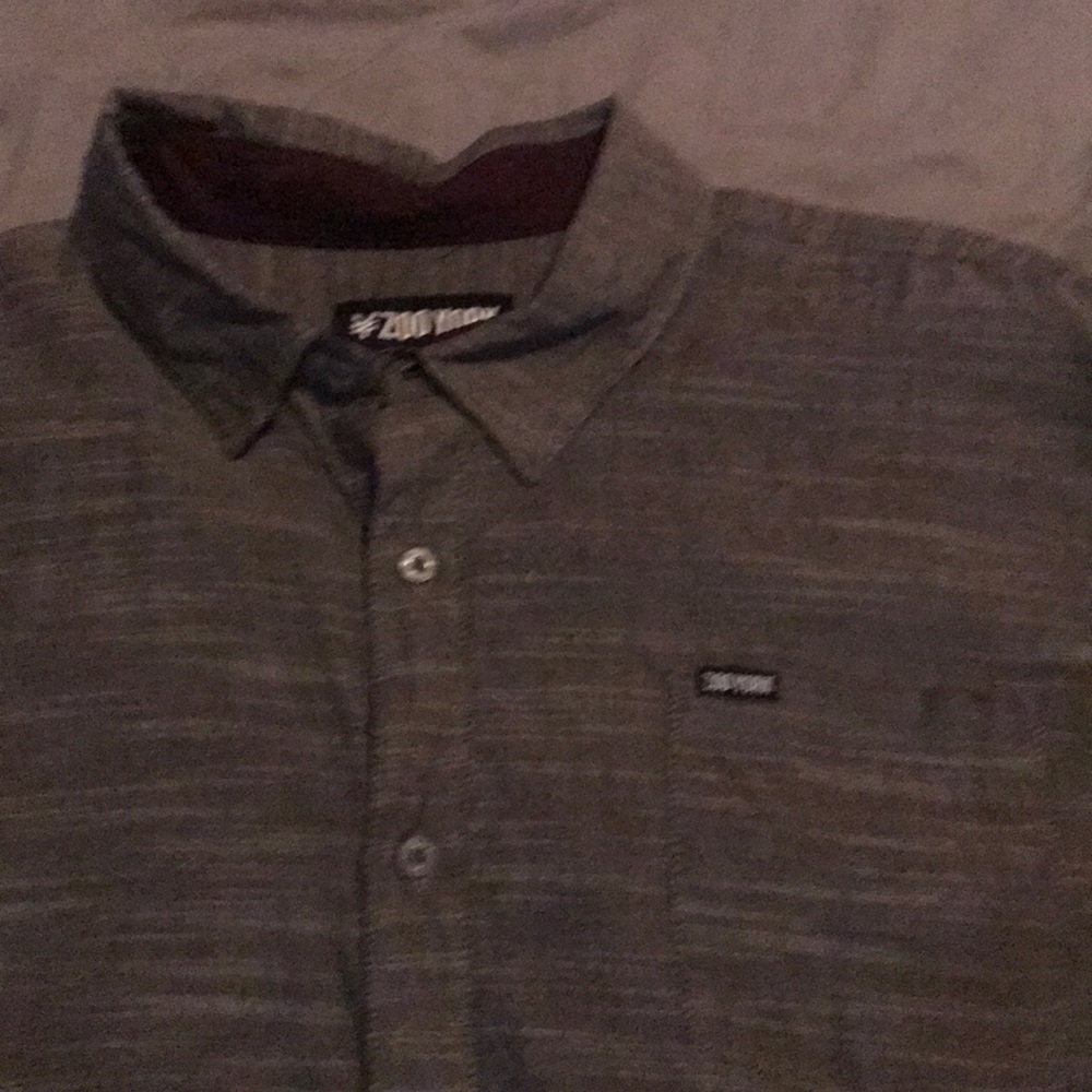 SS button up - Picture 2 of 3